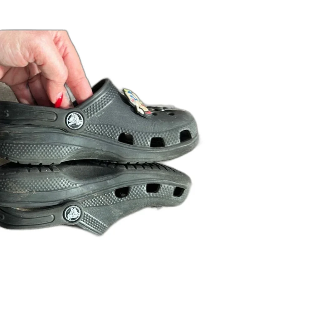 CROCS Kids Shoes Size 11 Black Slip On Slippers Colorful Jibbets Charms